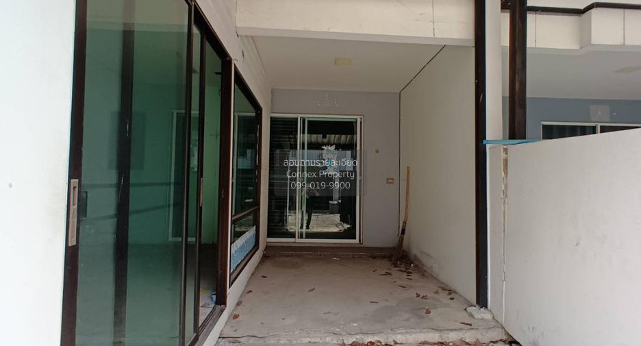 Casa adosada en venta de 3 habitaciones en Min Buri, Bangkok