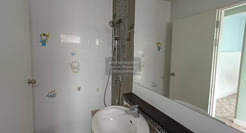 Casa adosada en venta de 3 habitaciones en Min Buri, Bangkok