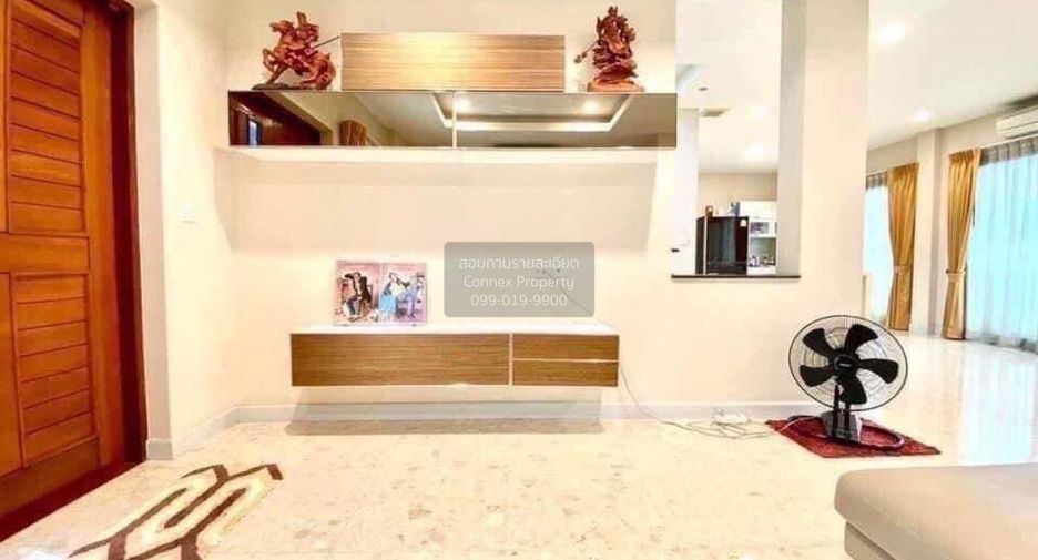 For sale 4 bedrooms house in Mueang Nonthaburi, Nonthaburi