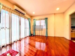 For sale 4 bedrooms house in Mueang Nonthaburi, Nonthaburi