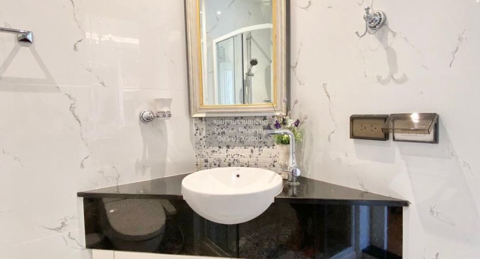 For sale 2 bedrooms condo in Khlong Toei, Bangkok