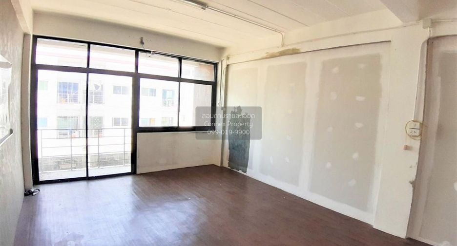 Local comercial en venta de 5 habitaciones en Bang Yai, Nonthaburi