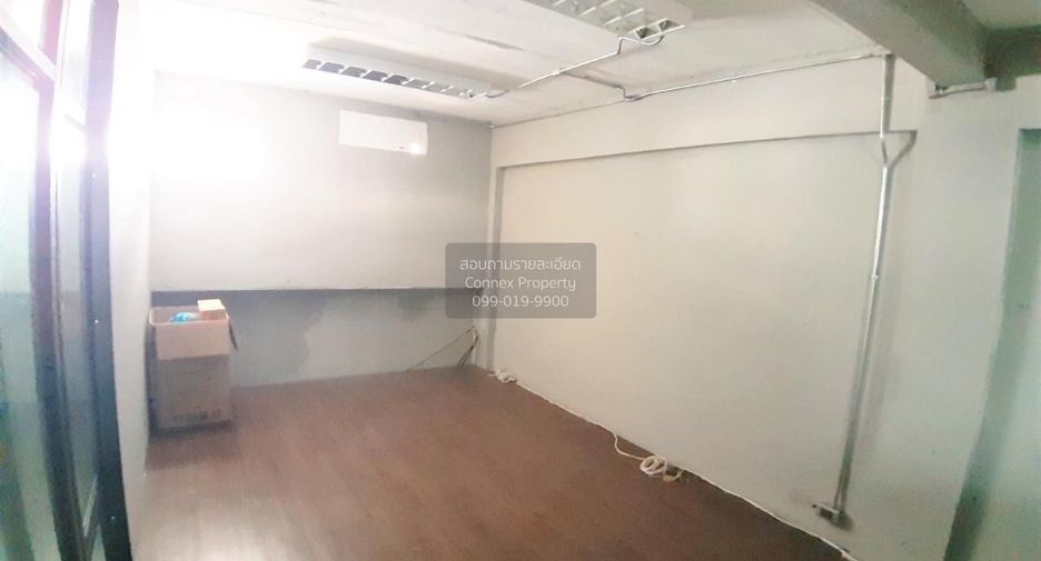 Local comercial en venta de 5 habitaciones en Bang Yai, Nonthaburi