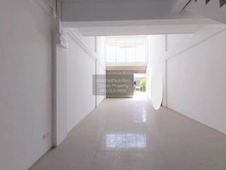 Casa adosada en venta de 6 habitaciones en Bang Yai, Nonthaburi