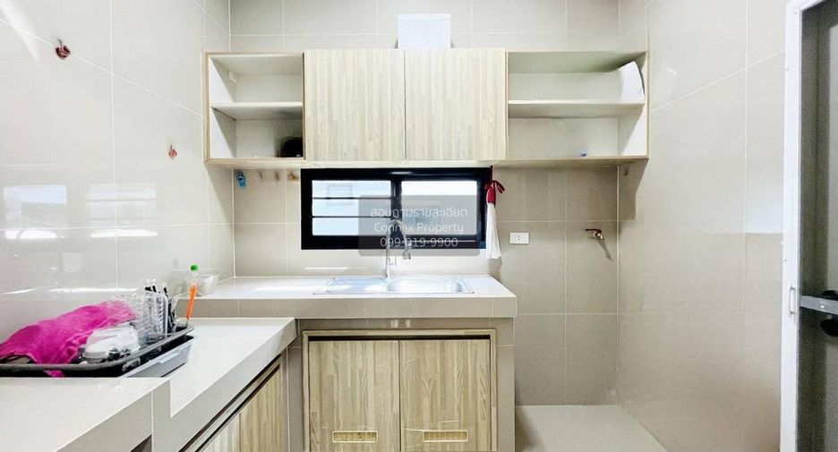 For sale 3 bedrooms house in Mueang Pathum Thani, Pathum Thani