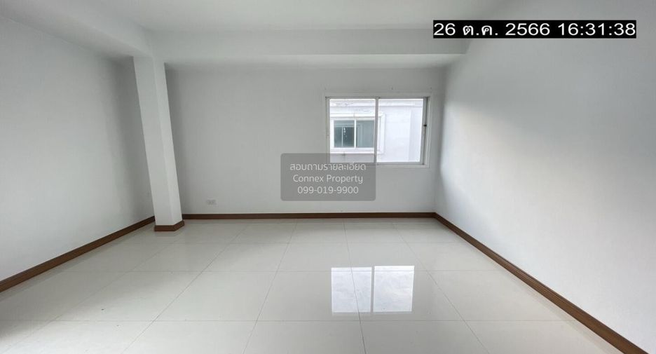 For sale 4 bedrooms house in Mueang Nakhon Pathom, Nakhon Pathom