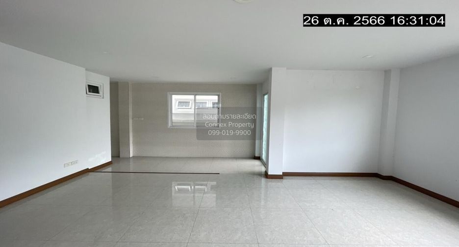 For sale 4 bedrooms house in Mueang Nakhon Pathom, Nakhon Pathom