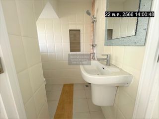 For sale 3 bedrooms townhouse in Mueang Samut Sakhon, Samut Sakhon