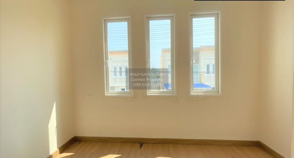 Casa adosada en venta de 3 habitaciones en Mueang Samut Sakhon, Samut Sakhon