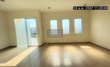 Casa adosada en venta de 3 habitaciones en Mueang Samut Sakhon, Samut Sakhon