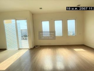 For sale 3 bedrooms townhouse in Mueang Samut Sakhon, Samut Sakhon