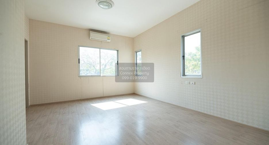 For sale 3 bedrooms townhouse in Mueang Nonthaburi, Nonthaburi