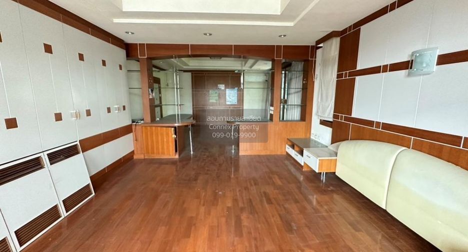 Haus zum Kauf mit 8 Zimmer in Bang Khae, Bangkok