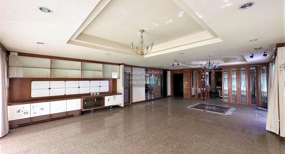 Haus zum Kauf mit 8 Zimmer in Bang Khae, Bangkok