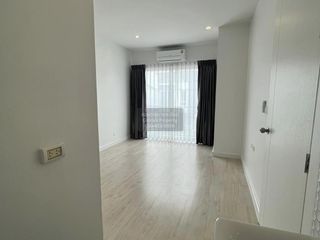 For sale 4 bedrooms townhouse in Sam Phran, Nakhon Pathom