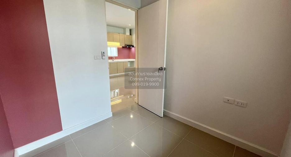 For sale 4 bedrooms townhouse in Sam Phran, Nakhon Pathom