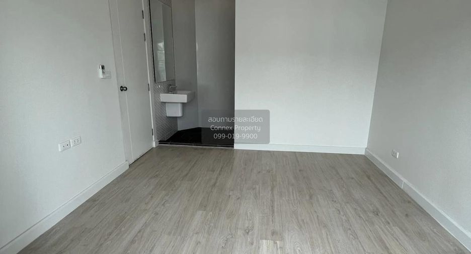 For sale 4 bedrooms townhouse in Sam Phran, Nakhon Pathom