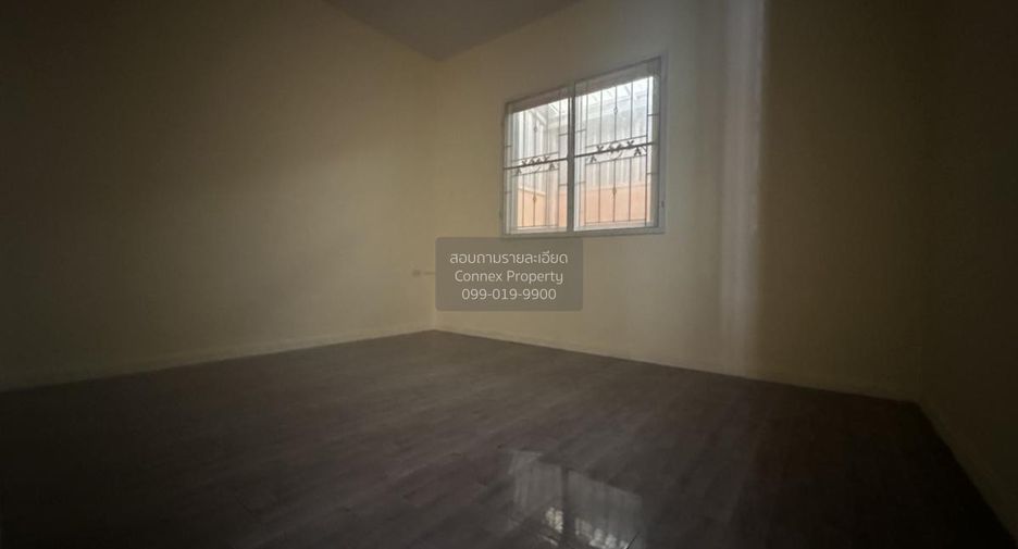 For sale 4 bedrooms townhouse in Lam Luk Ka, Pathum Thani