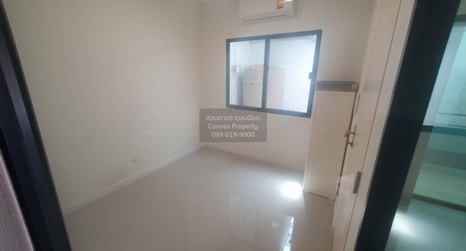 For sale 4 bedrooms townhouse in Chom Thong, Bangkok