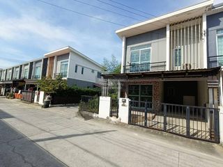 For sale 3 bedrooms townhouse in Bang Sao Thong, Samut Prakan