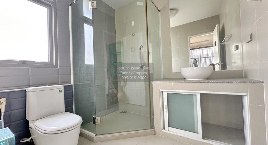 For sale 3 bedrooms townhouse in Pak Kret, Nonthaburi