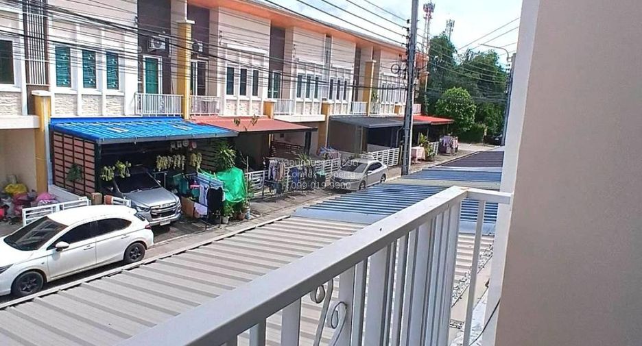 Casa adosada en venta de 4 habitaciones en Nong Khaem, Bangkok
