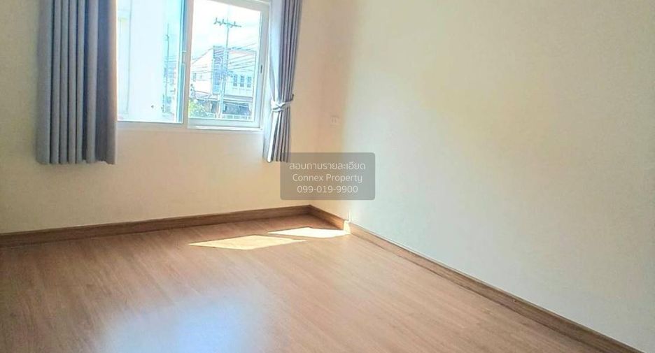 Casa adosada en venta de 4 habitaciones en Nong Khaem, Bangkok