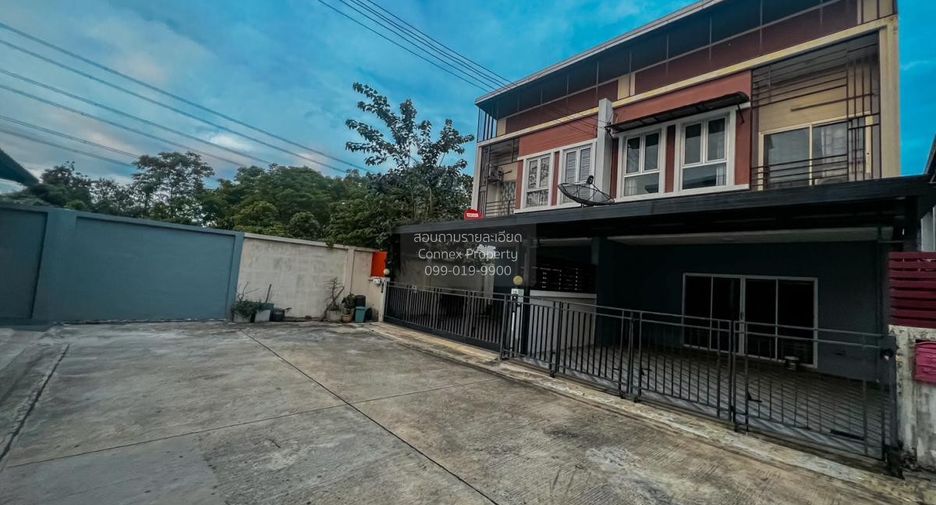 For sale 3 bedrooms townhouse in Sai Noi, Nonthaburi