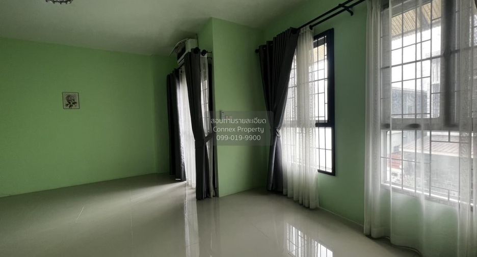 For sale 3 bedrooms townhouse in Sai Noi, Nonthaburi