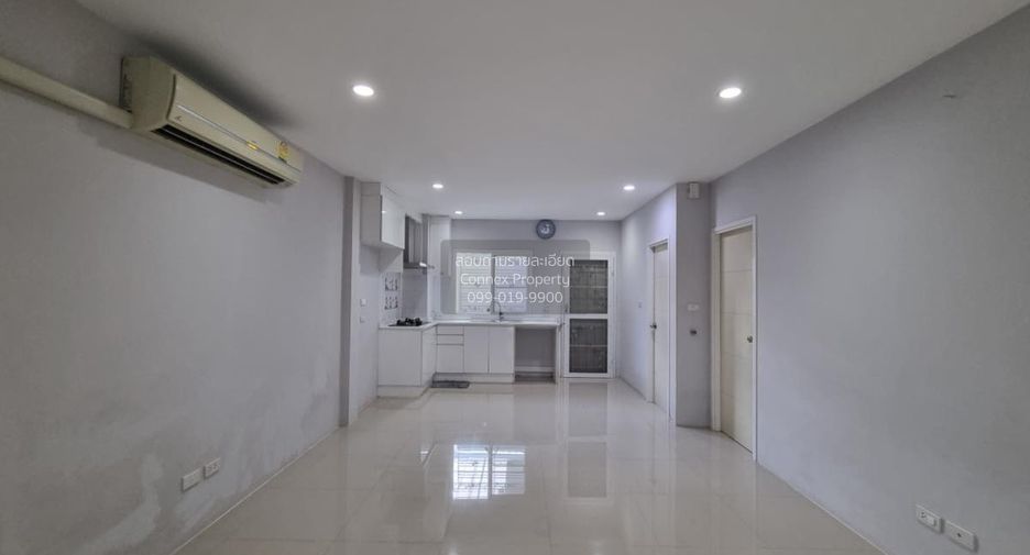 For sale 3 ベッドルーム townhouse in Bang Khen, Bangkok