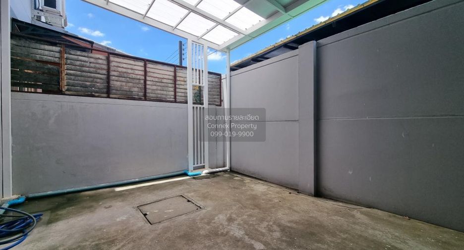 For sale 3 ベッドルーム townhouse in Bang Khen, Bangkok