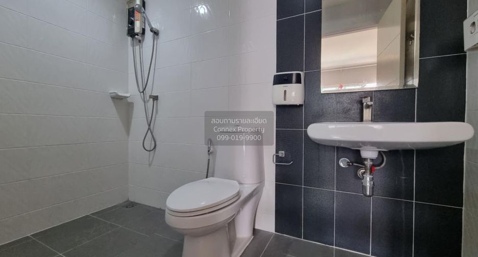 For sale 3 ベッドルーム townhouse in Bang Khen, Bangkok