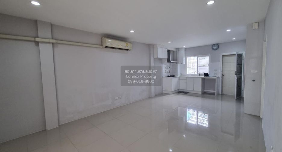 For sale 3 ベッドルーム townhouse in Bang Khen, Bangkok