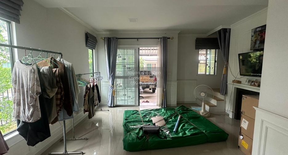 For sale 3 bedrooms townhouse in Bang Sao Thong, Samut Prakan