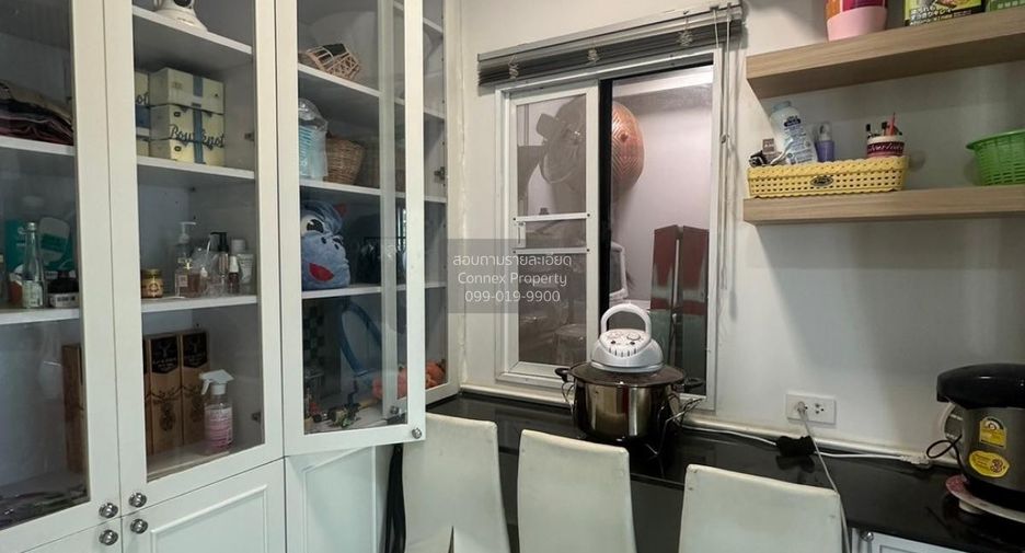 For sale 3 bedrooms townhouse in Bang Sao Thong, Samut Prakan