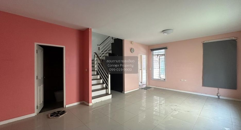 Casa adosada en venta de 3 habitaciones en Khlong Luang, Pathum Thani