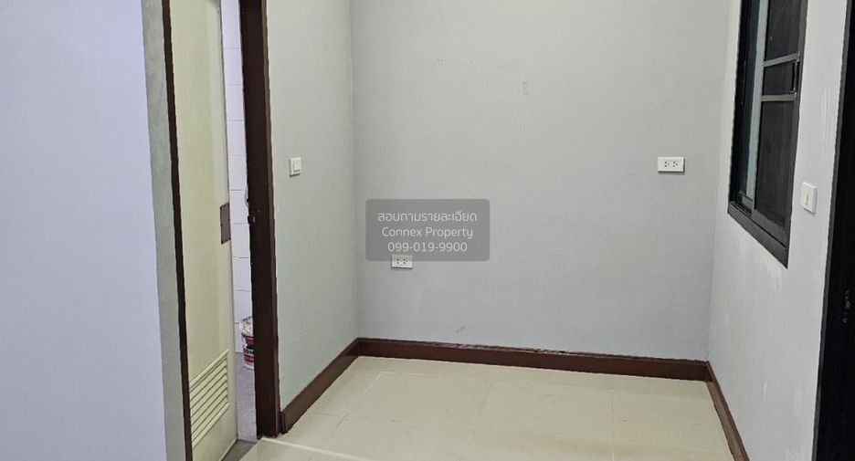 For sale 3 bedrooms townhouse in Sam Phran, Nakhon Pathom