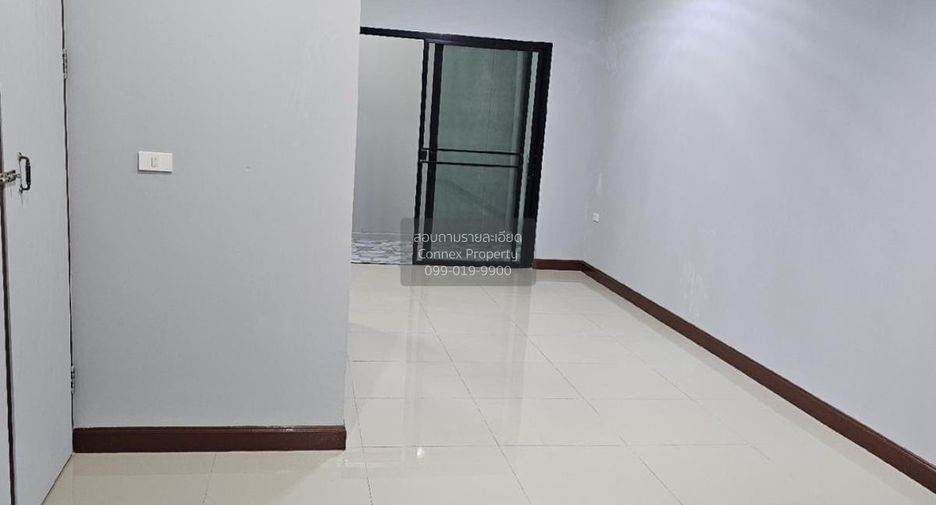 For sale 3 bedrooms townhouse in Sam Phran, Nakhon Pathom