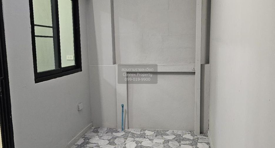 For sale 3 bedrooms townhouse in Sam Phran, Nakhon Pathom