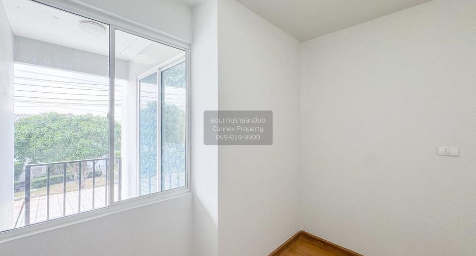 Casa adosada en venta de 3 habitaciones en Lam Luk Ka, Pathum Thani