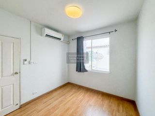 Casa adosada en venta de 3 habitaciones en Lam Luk Ka, Pathum Thani
