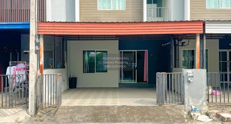 Casa adosada en venta de 3 habitaciones en Lam Luk Ka, Pathum Thani