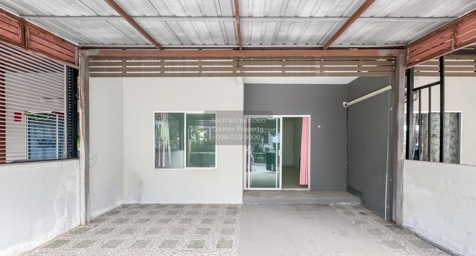 Casa adosada en venta de 3 habitaciones en Lam Luk Ka, Pathum Thani