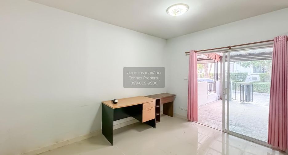 Casa adosada en venta de 3 habitaciones en Lam Luk Ka, Pathum Thani