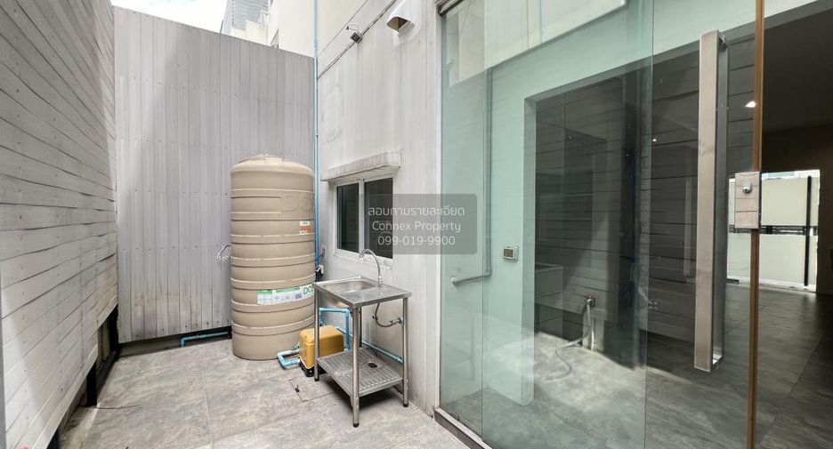 For sale 3 bedrooms townhouse in Mueang Nonthaburi, Nonthaburi