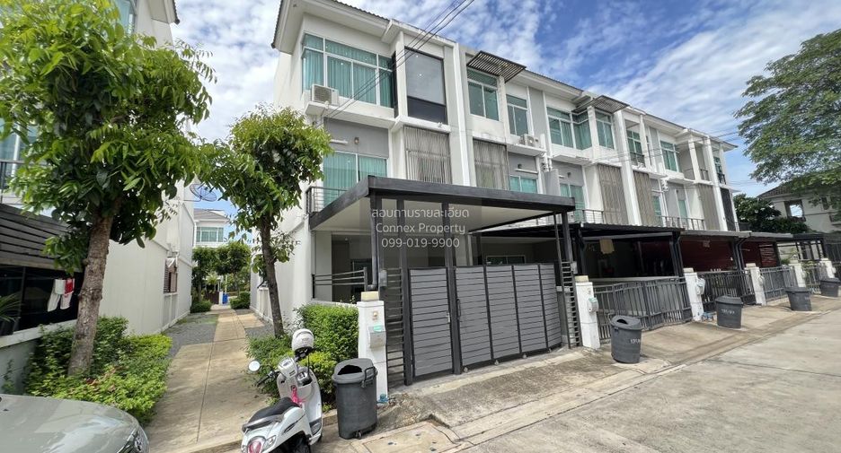 For sale 3 bedrooms townhouse in Mueang Nonthaburi, Nonthaburi