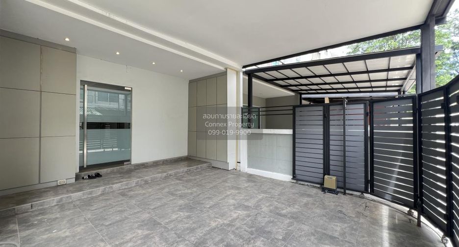 For sale 3 bedrooms townhouse in Mueang Nonthaburi, Nonthaburi