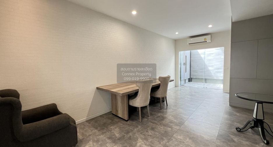 For sale 3 bedrooms townhouse in Mueang Nonthaburi, Nonthaburi