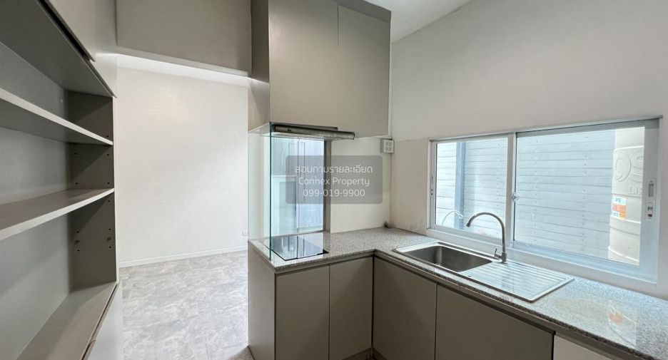 For sale 3 bedrooms townhouse in Mueang Nonthaburi, Nonthaburi