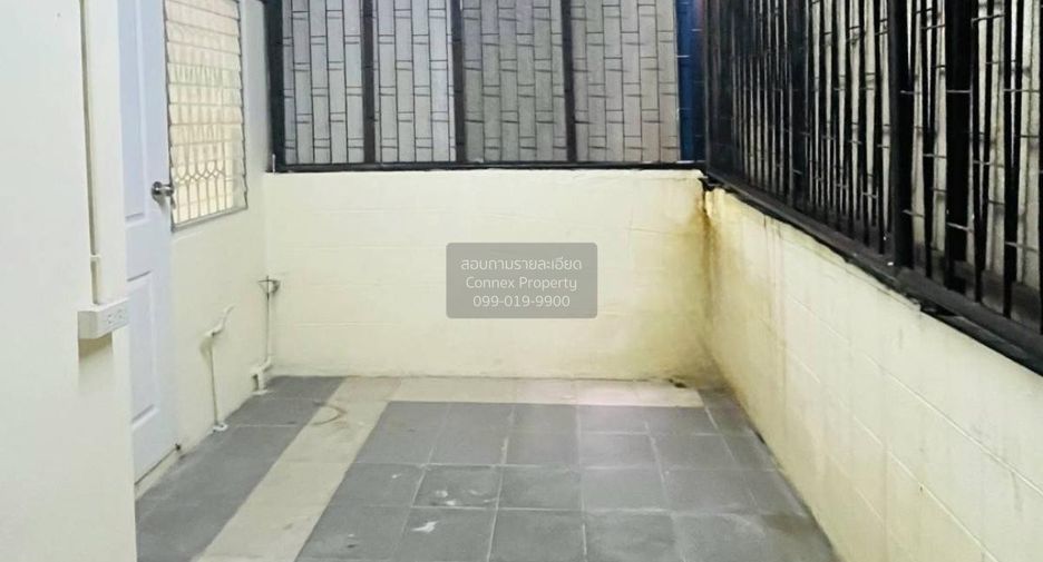 For sale 2 bedrooms townhouse in Mueang Samut Sakhon, Samut Sakhon